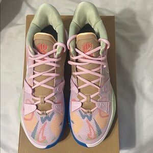 Nike Kyrie 7 1 World 1 People Pink